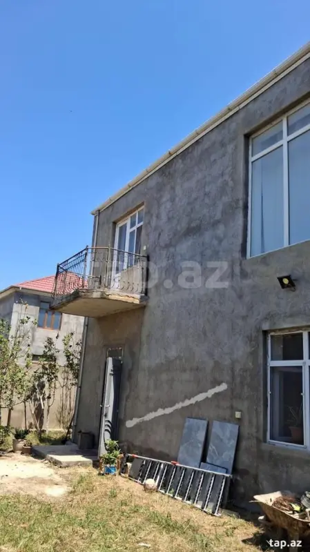 Satılır 5 otaqlı həyət evi 220 m²
