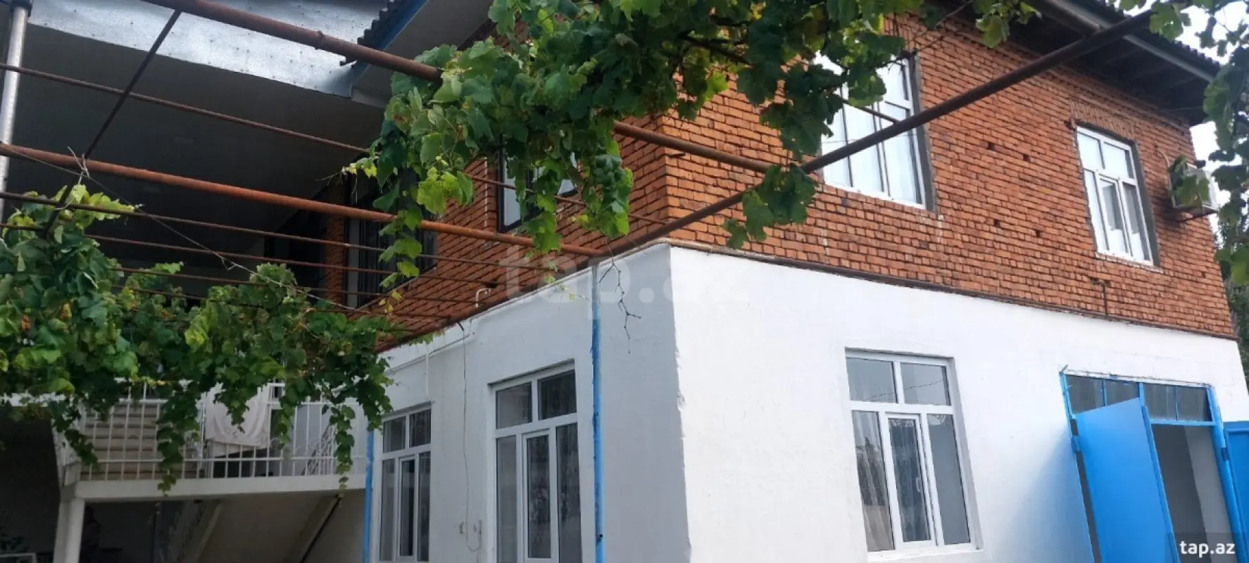 Satılır 5 otaqlı həyət evi 250 m²