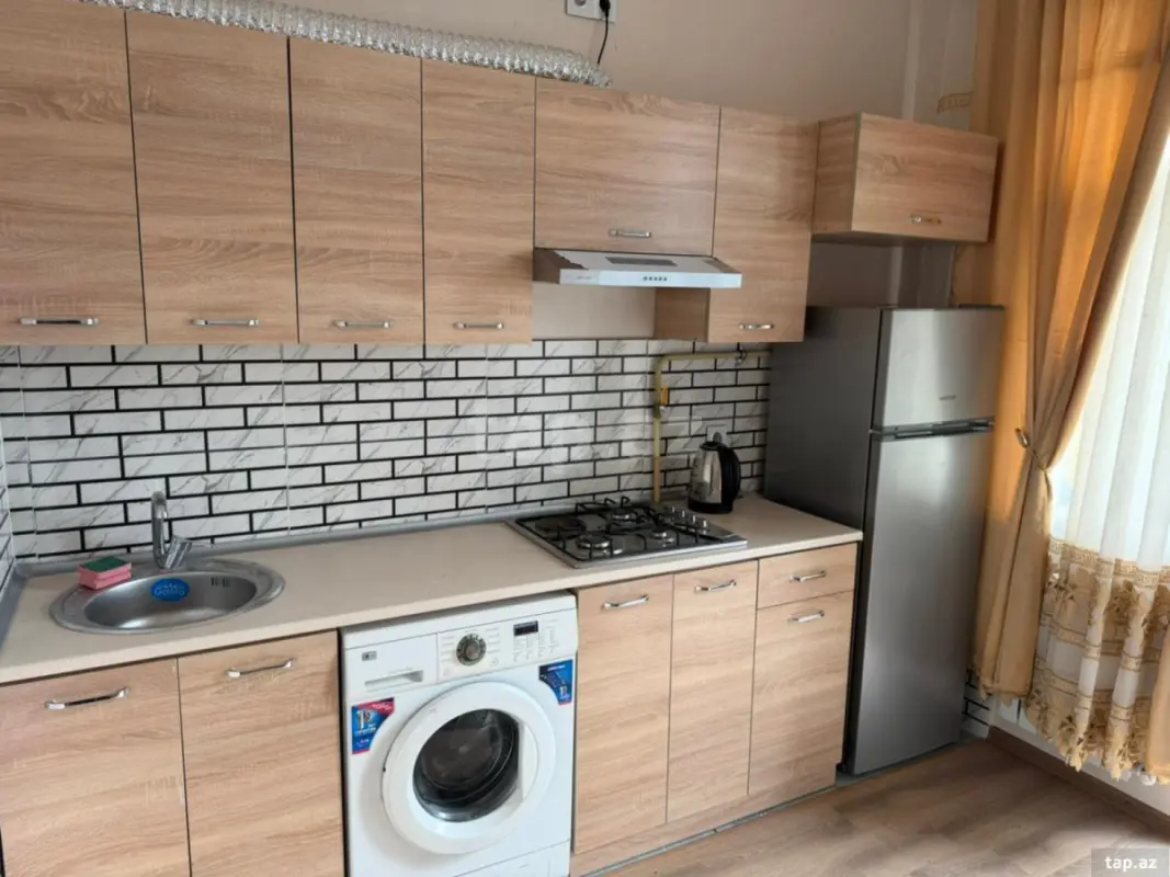 Kirayə verilir 3 otaqlı yeni tikili 90 m²