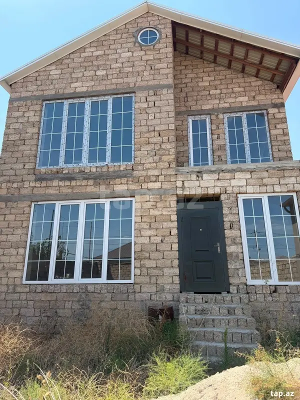 Satılır 4 otaqlı həyət evi 160 m²