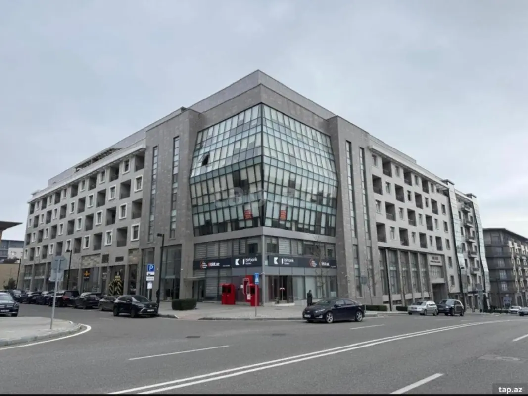 Satılır 4 otaqlı yeni tikili 300 m²