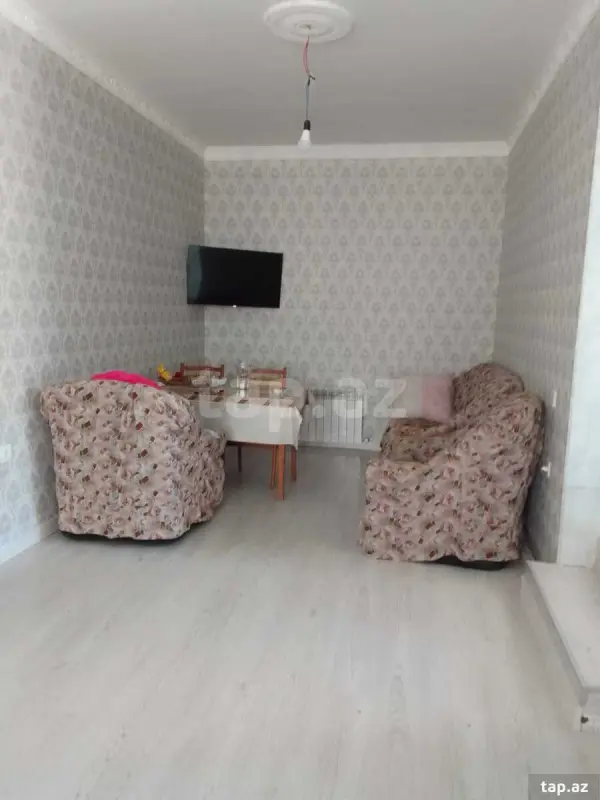 Satılır 4 otaqlı həyət evi 300 m²