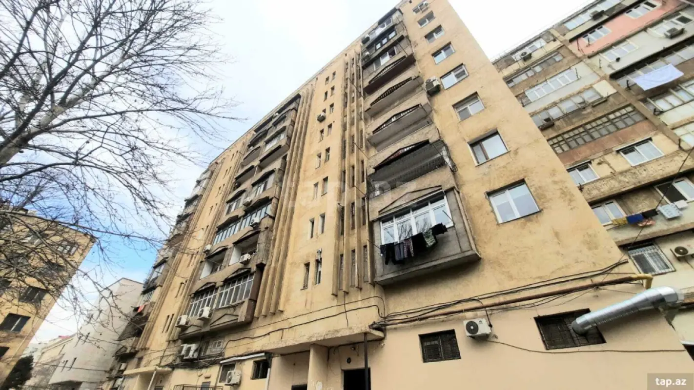 Satılır 4 otaqlı mənzil 120 m²