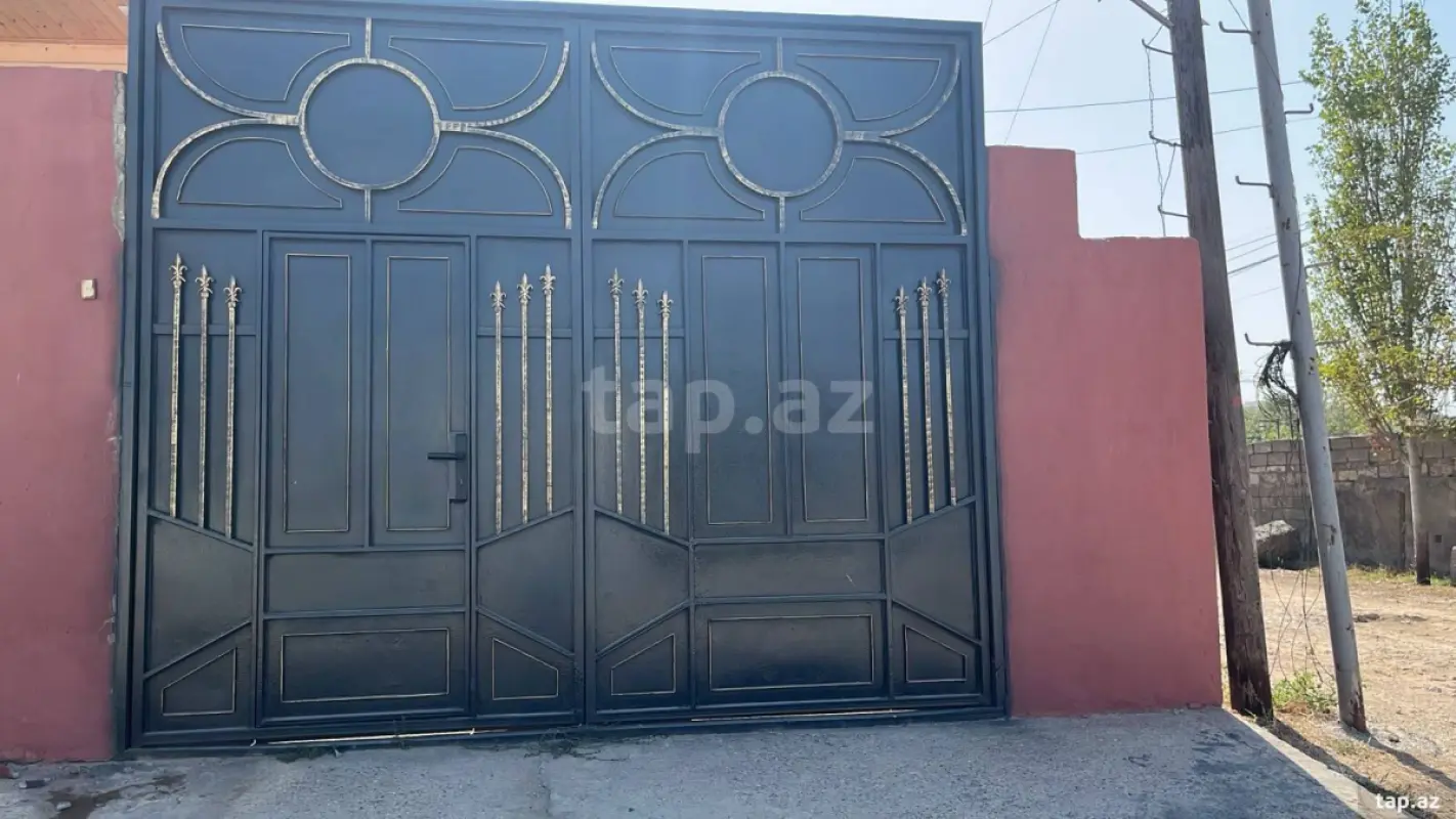 Satılır 3 otaqlı həyət evi 200 m²