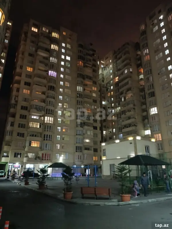Kirayə verilir 3 otaqlı yeni tikili 112.4 m²