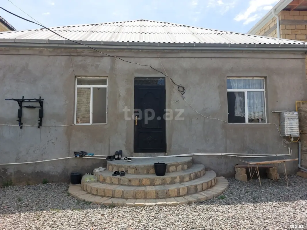 Satılır 4 otaqlı həyət evi 100 m²