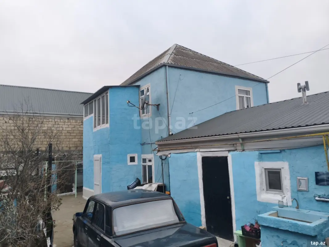 Satılır 6 otaqlı həyət evi 150 m²