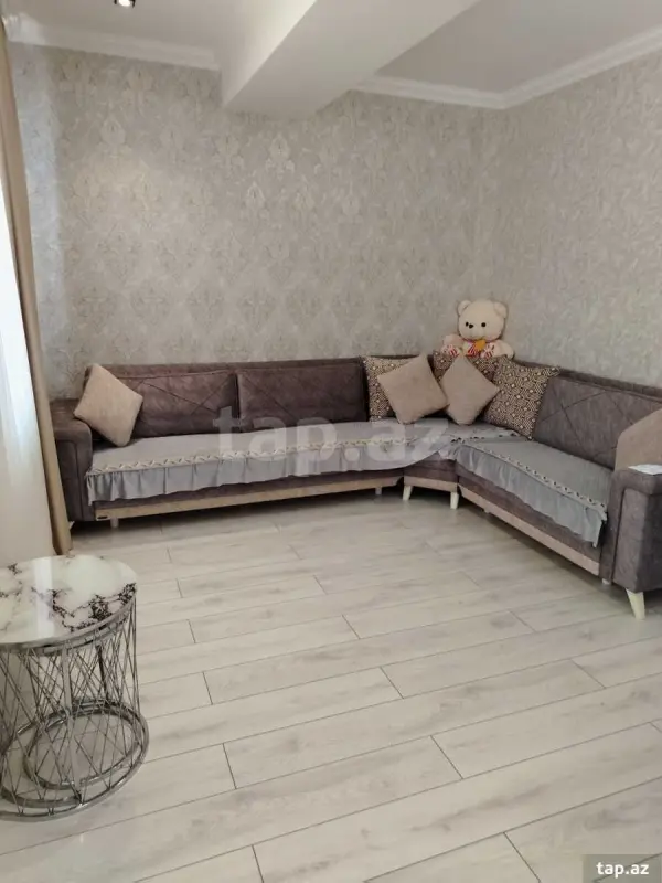 Kirayə verilir 3 otaqlı yeni tikili 80 m²