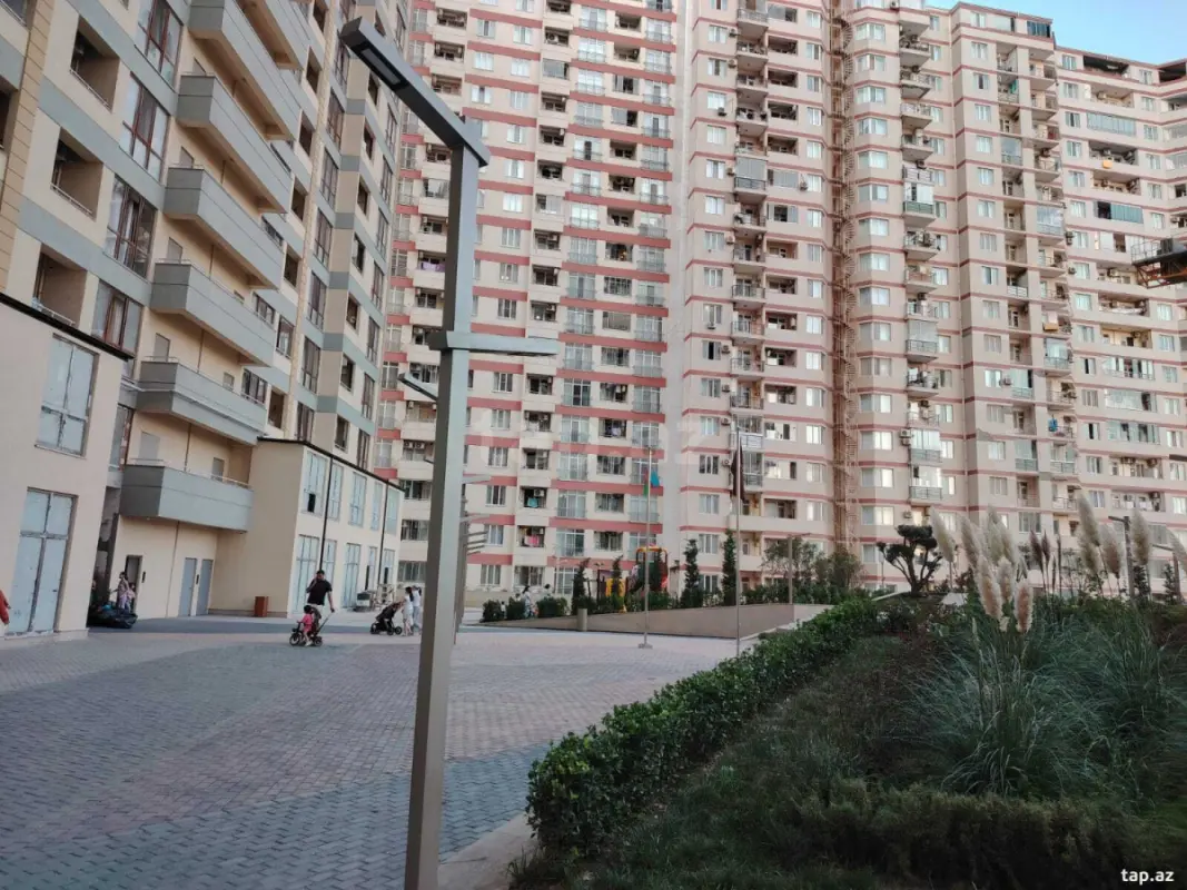 Kirayə verilir 2 otaqlı yeni tikili 90 m²