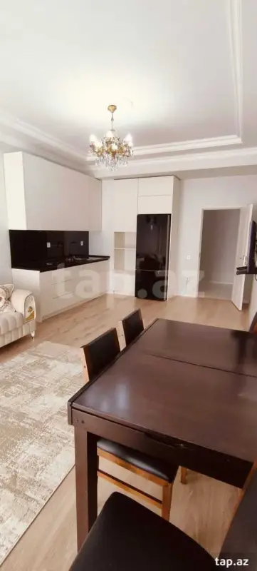 Kirayə verilir 3 otaqlı yeni tikili 119 m²