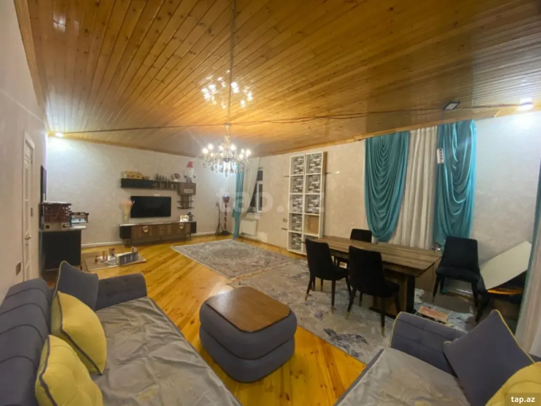 Satılır 6 otaqlı həyət evi 234 m²