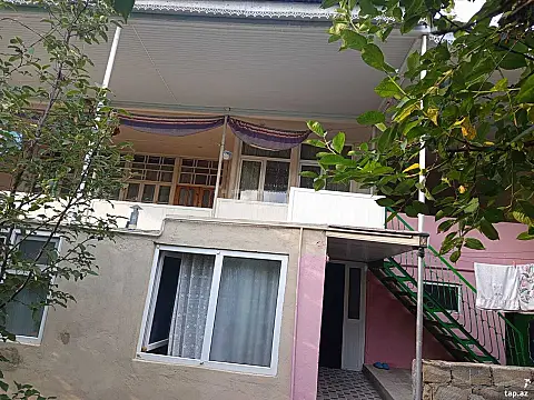 Satılır 7 otaqlı həyət evi 180 m² — Şəki 7 otaq 180.00 m²