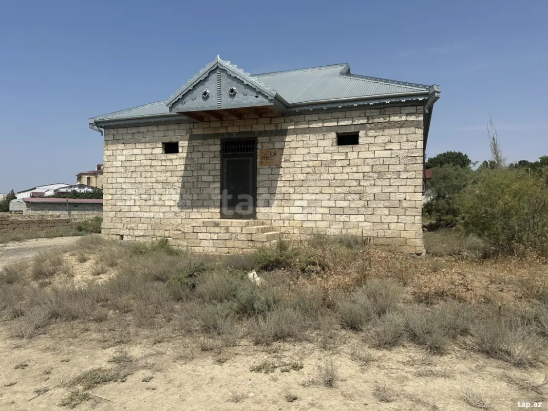 Satılır 4 otaqlı həyət evi 100 m²