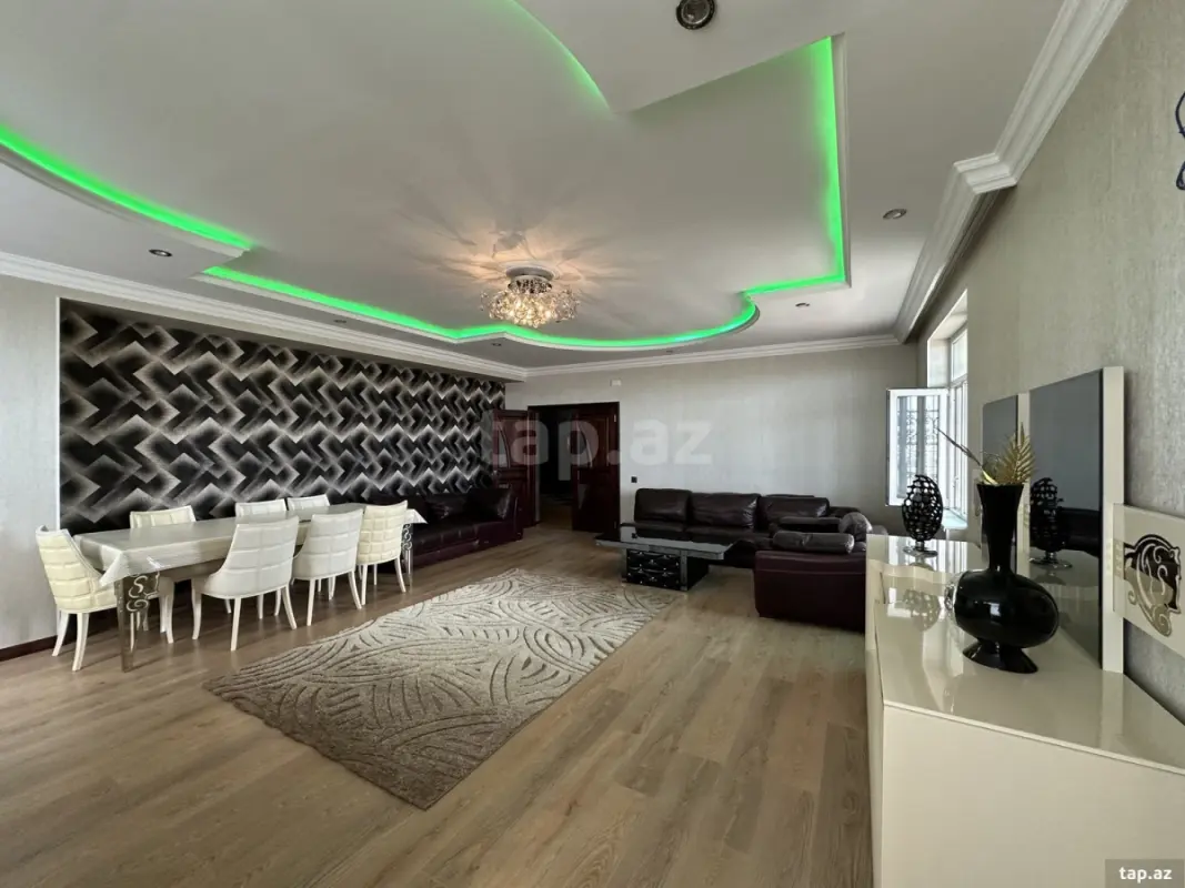 Satılır 4 otaqlı yeni tikili 300 m²