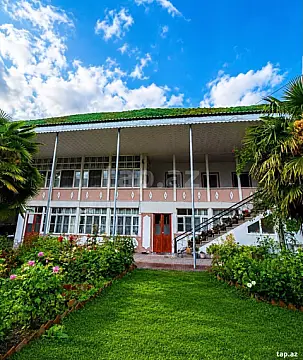 Satılır 10 otaqlı həyət evi 150 m² — Şəki 10 otaq 150.00 m²
