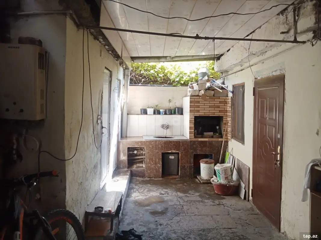 Satılır 5 otaqlı həyət evi 140 m²