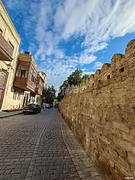 Kirayə verilir 1 otaqlı mənzil 25 m² — Bakı, İçərişəhər 1 otaq 25.00 m²