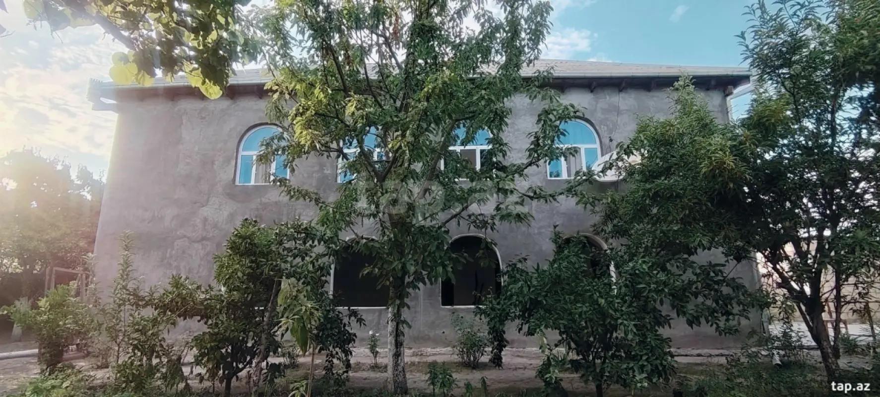 Satılır 5 otaqlı həyət evi 250 m²