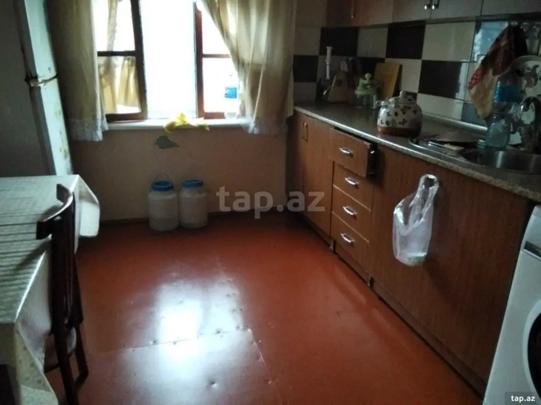 Satılır 4 otaqlı mənzil 88 m²