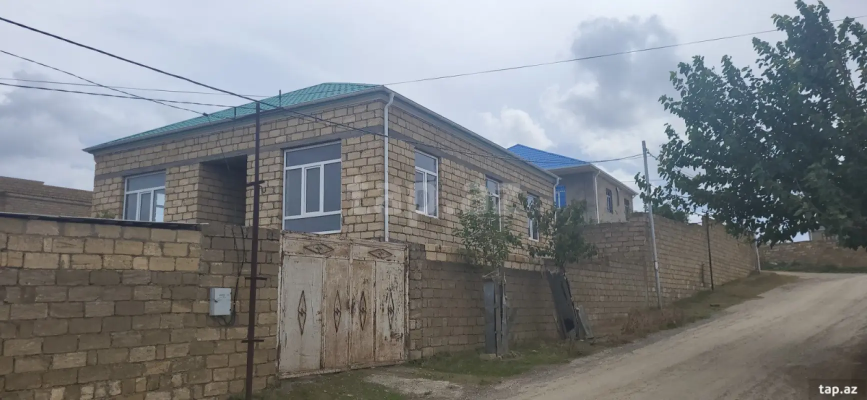 Satılır 8 otaqlı həyət evi 286 m²