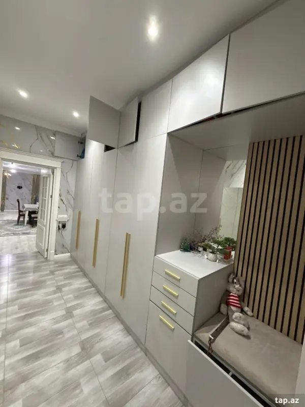 Satılır 5 otaqlı mənzil 125 m²