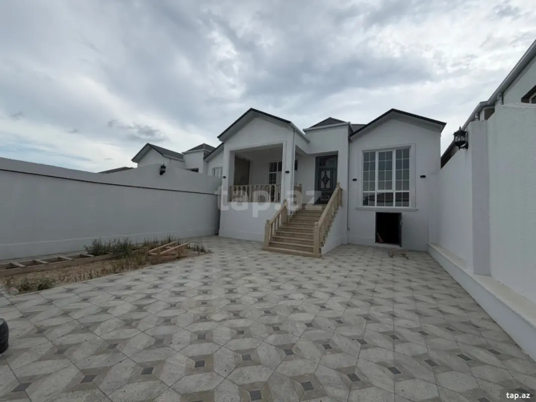 Satılır 4 otaqlı həyət evi 100 m²