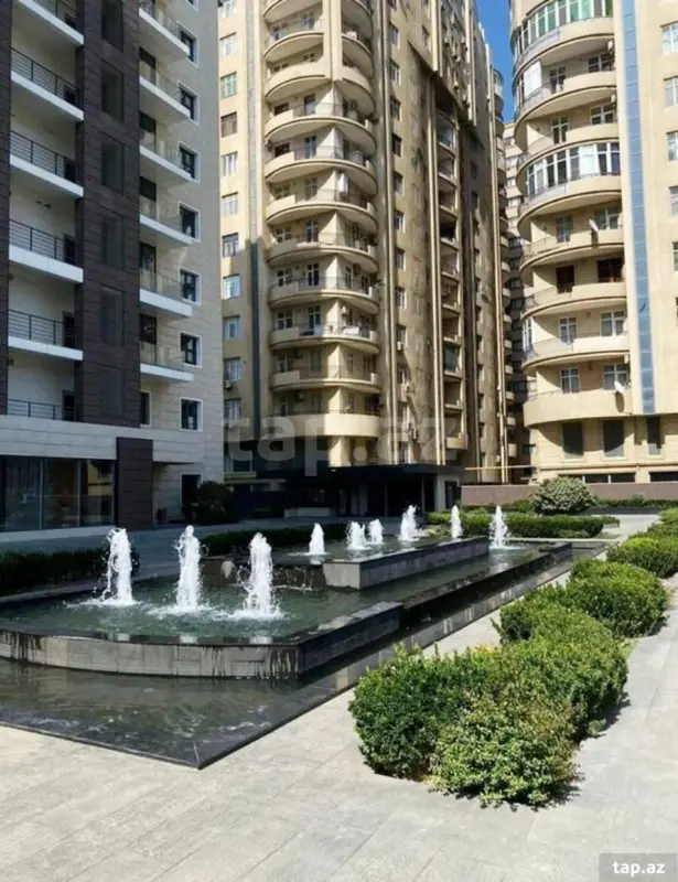 Satılır 2 otaqlı yeni tikili 101 m²