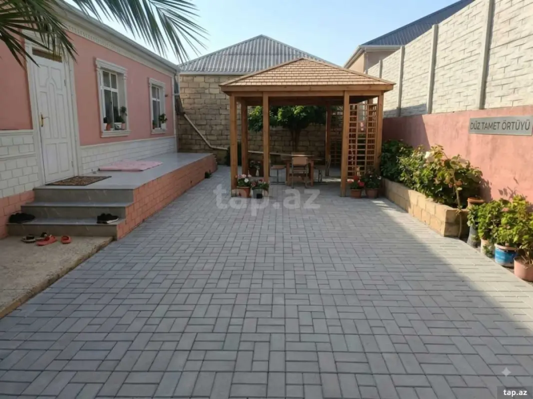 Satılır 4 otaqlı həyət evi 120 m²
