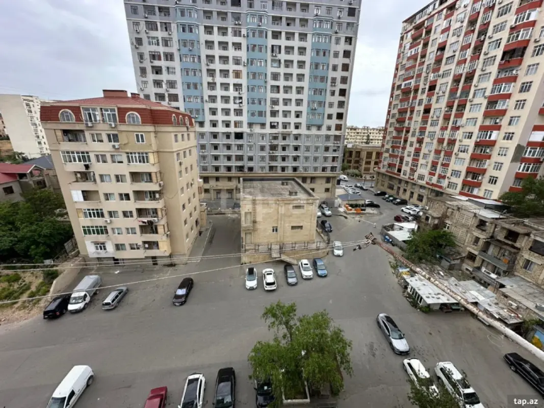 Satılır 4 otaqlı mənzil 90 m²
