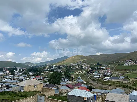 Satılır 9 otaqlı həyət evi 210 m² — Daşkəsən 9 otaq 210.00 m²