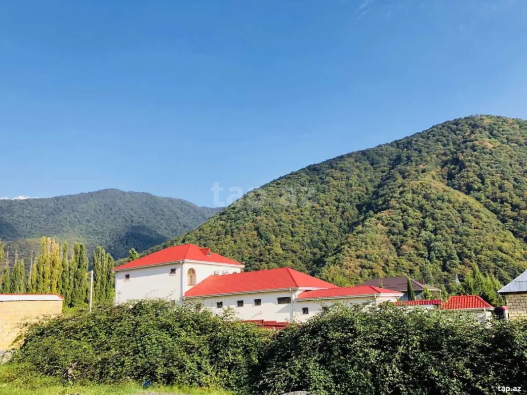 Satılır 6 otaqlı həyət evi 350 m²