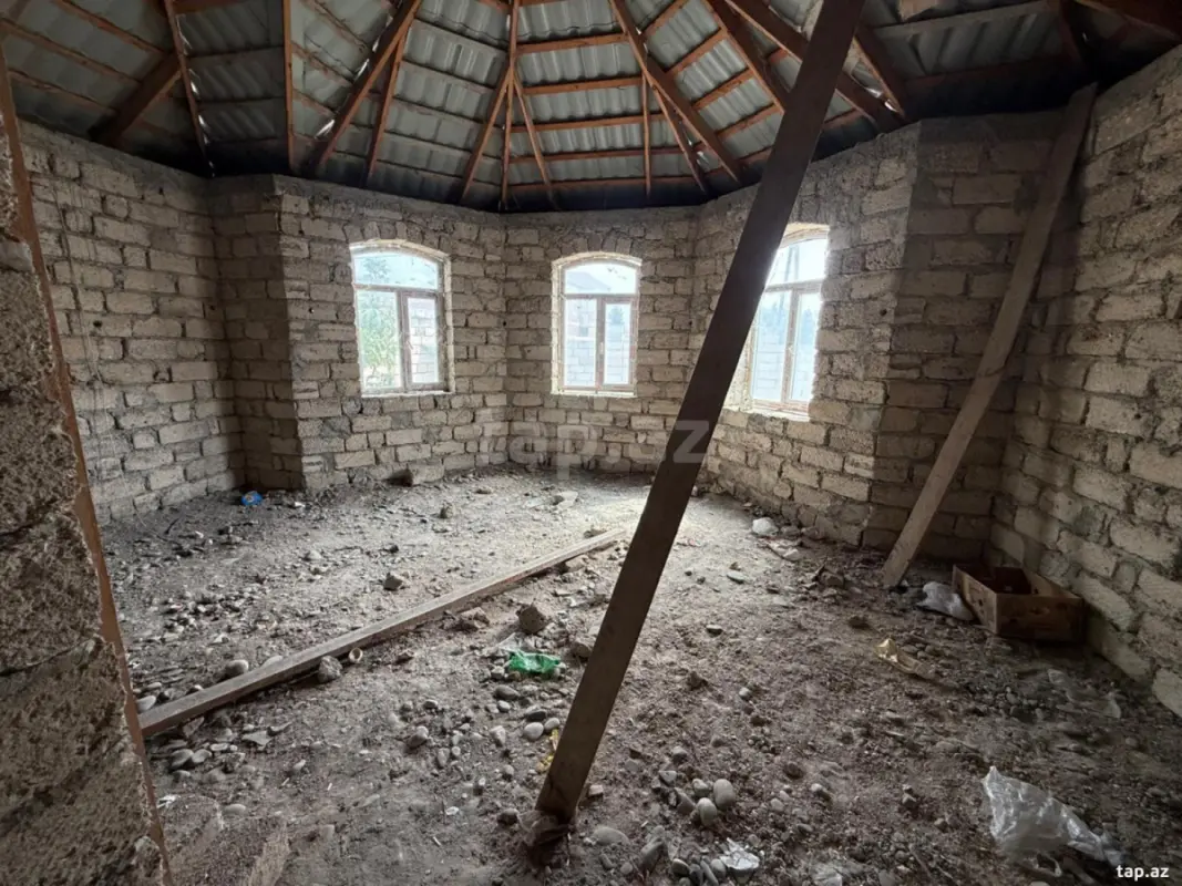Satılır 3 otaqlı həyət evi 4 m²