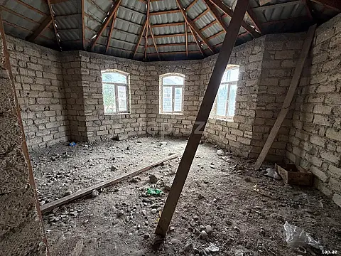 Satılır 3 otaqlı həyət evi 4 m² — Xaçmaz 3 otaq 4.00 m²