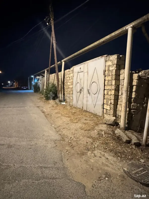 Satılır 2 otaqlı həyət evi 200 m²