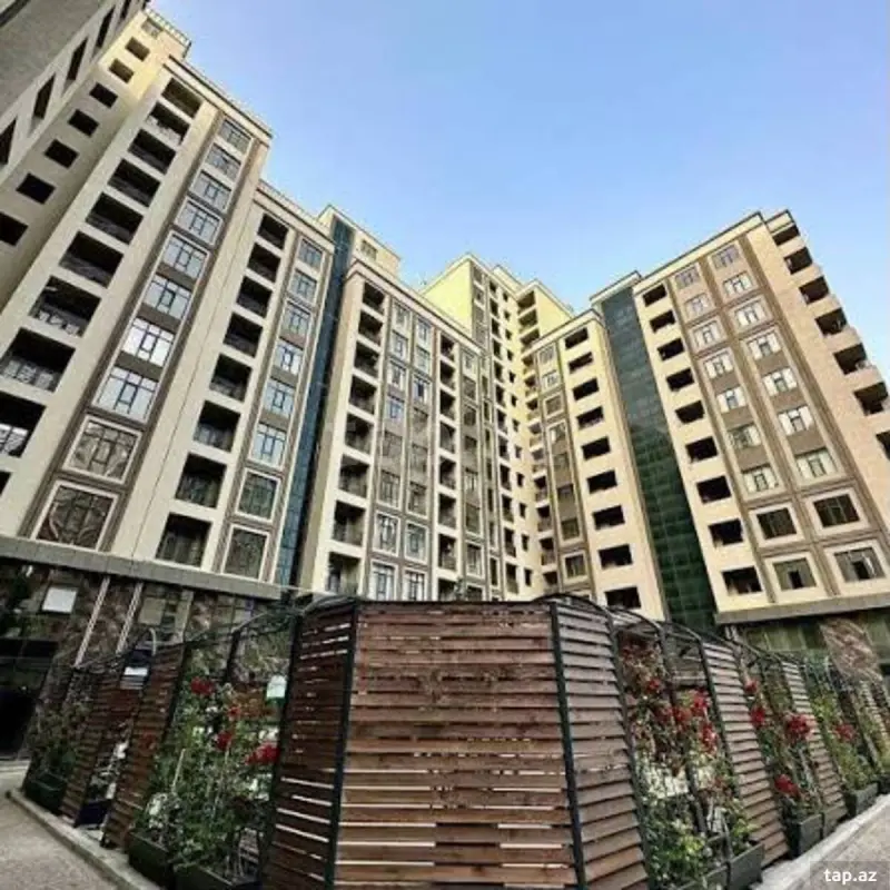 Satılır 3 otaqlı yeni tikili 120 m²