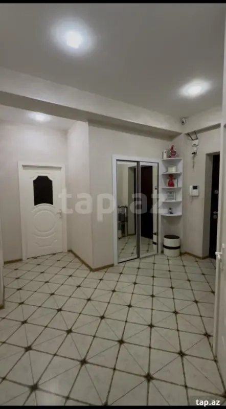 Satılır 3 otaqlı yeni tikili 100 m²