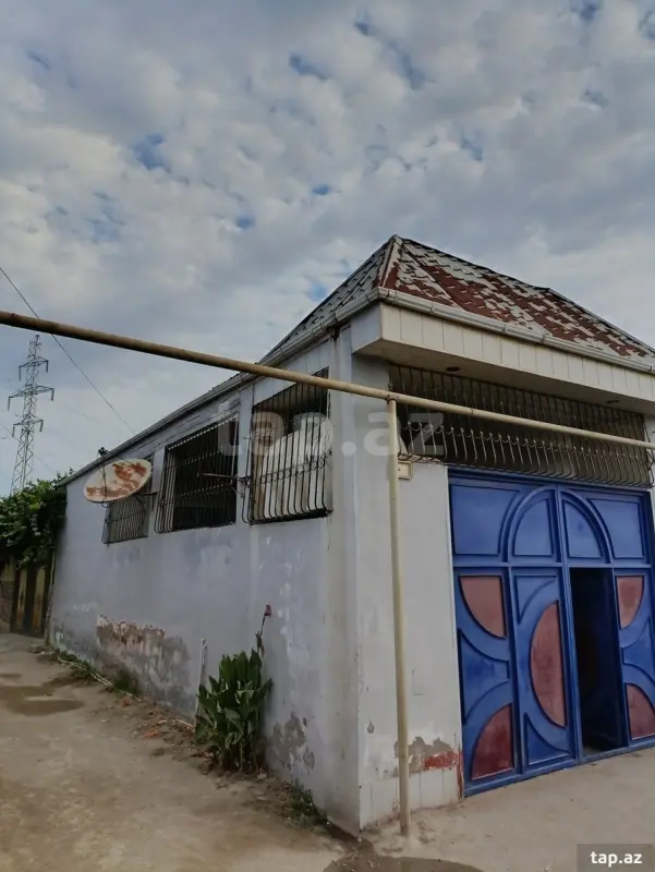 Satılır 4 otaqlı həyət evi 130 m²