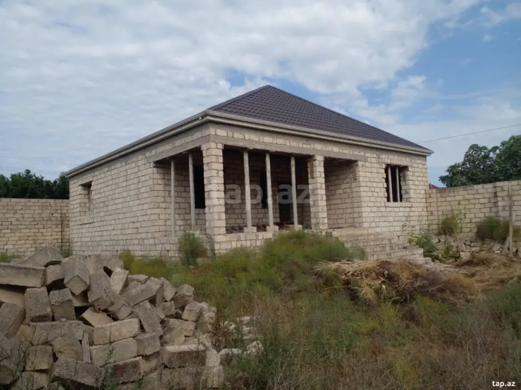Satılır 3 otaqlı həyət evi 144 m²