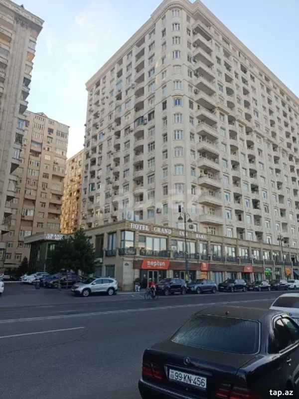 Satılır 4 otaqlı yeni tikili 170 m²