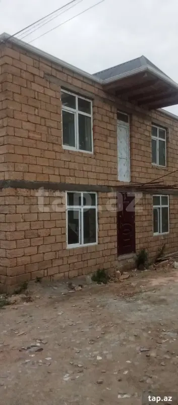 Satılır 4 otaqlı həyət evi 100 m²