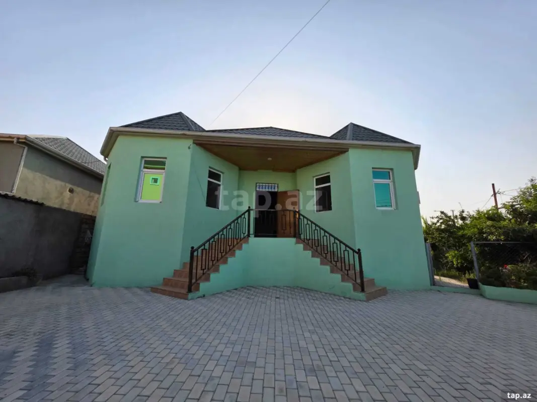 Satılır 5 otaqlı həyət evi 1400000 m²
