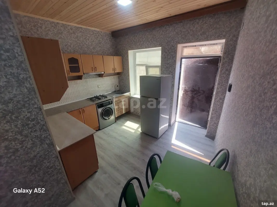 Kirayə verilir 1 otaqlı həyət evi 70 m²