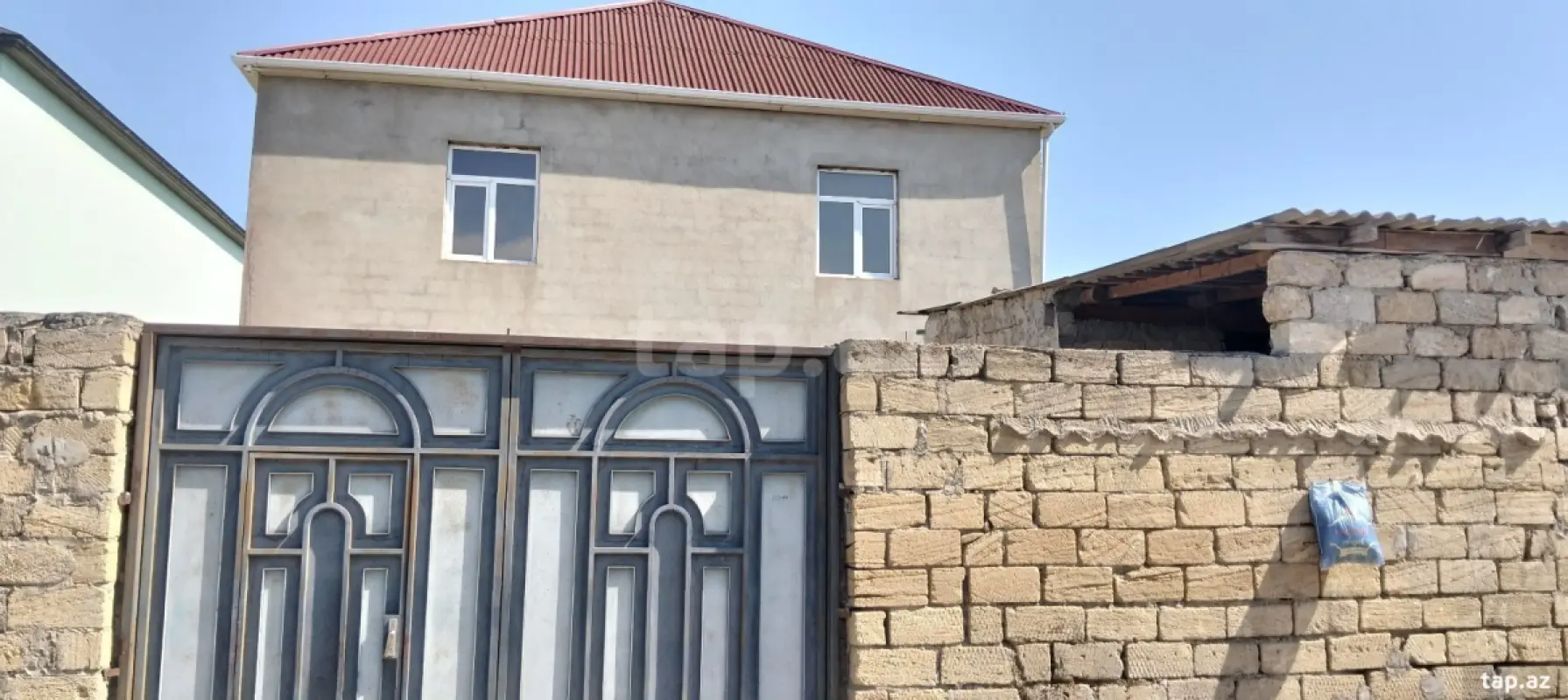 Satılır 7 otaqlı həyət evi 250 m²