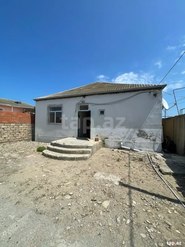 Satılır 3 otaqlı həyət evi 100 m²