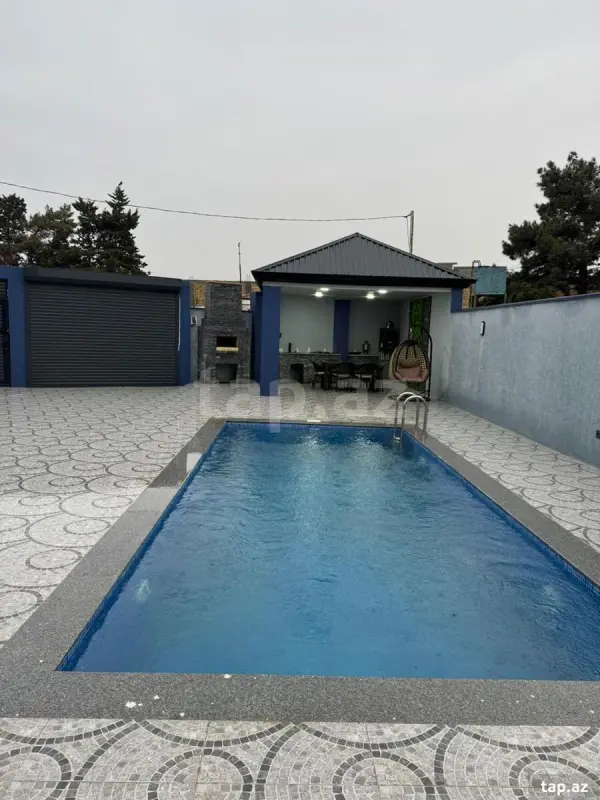 Satılır 5 otaqlı həyət evi 240 m²