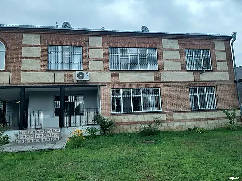Kirayə verilir 8 otaqlı həyət evi 100 m² — Balakən 8 otaq 100.00 m²