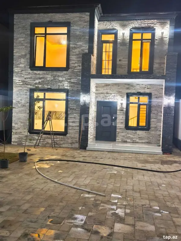 Satılır 5 otaqlı həyət evi 192 m²