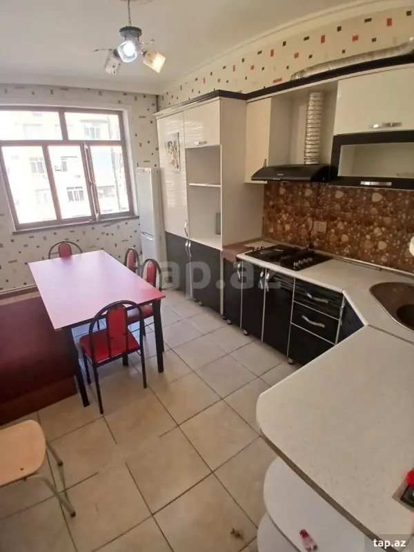 Kirayə verilir 2 otaqlı yeni tikili 70 m²