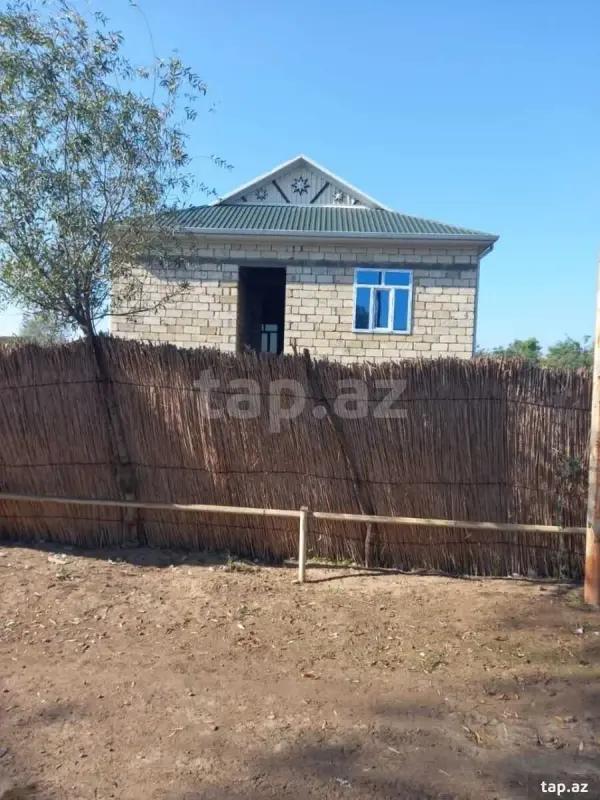 Satılır 4 otaqlı həyət evi 120 m²