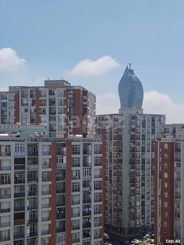 Satılır 3 otaqlı yeni tikili 77 m²